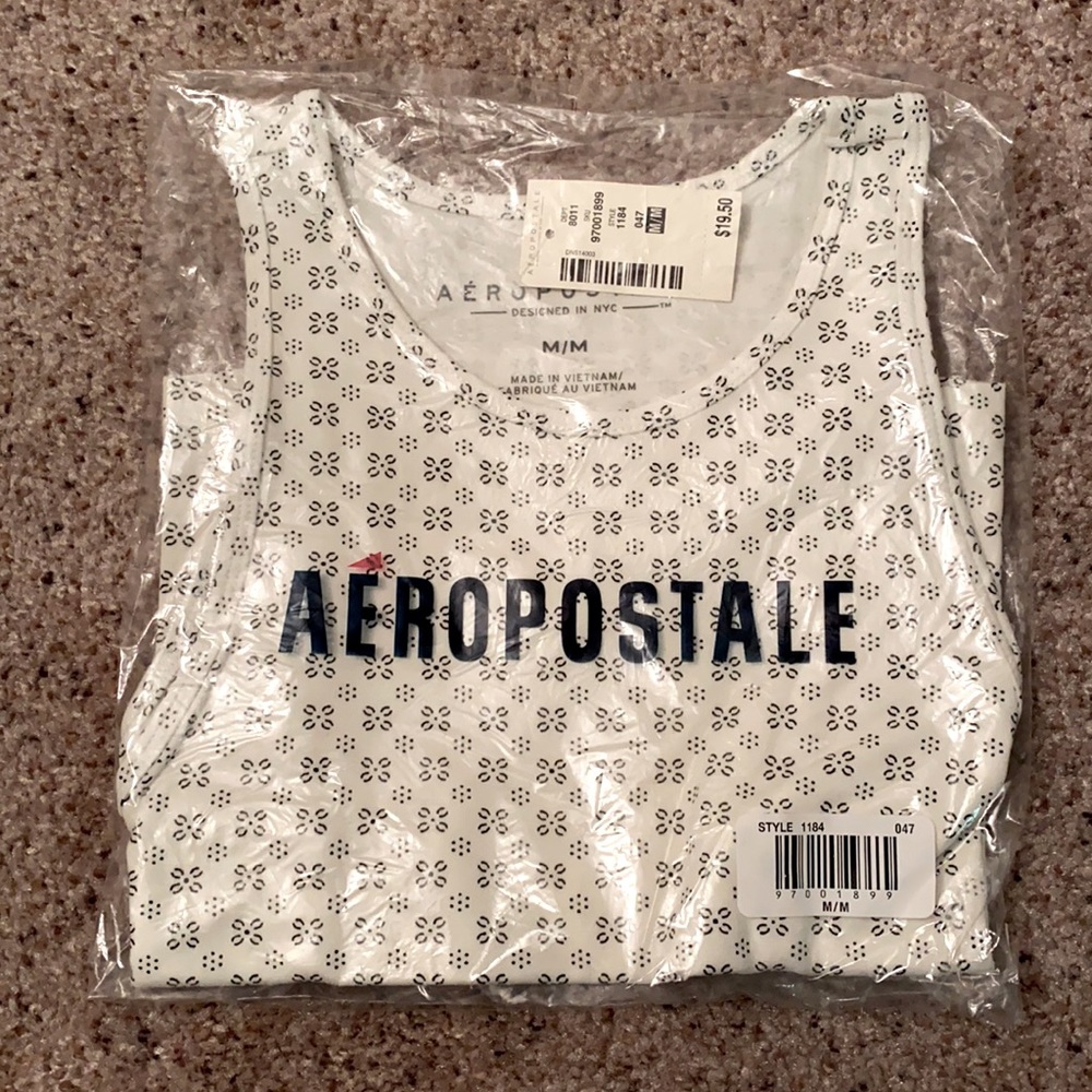 BRAND NEW Juniors cropped tank top